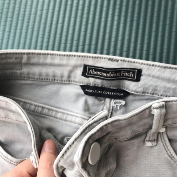 Brand new abercrombie and fitch Jeans - Picture 3 of 5